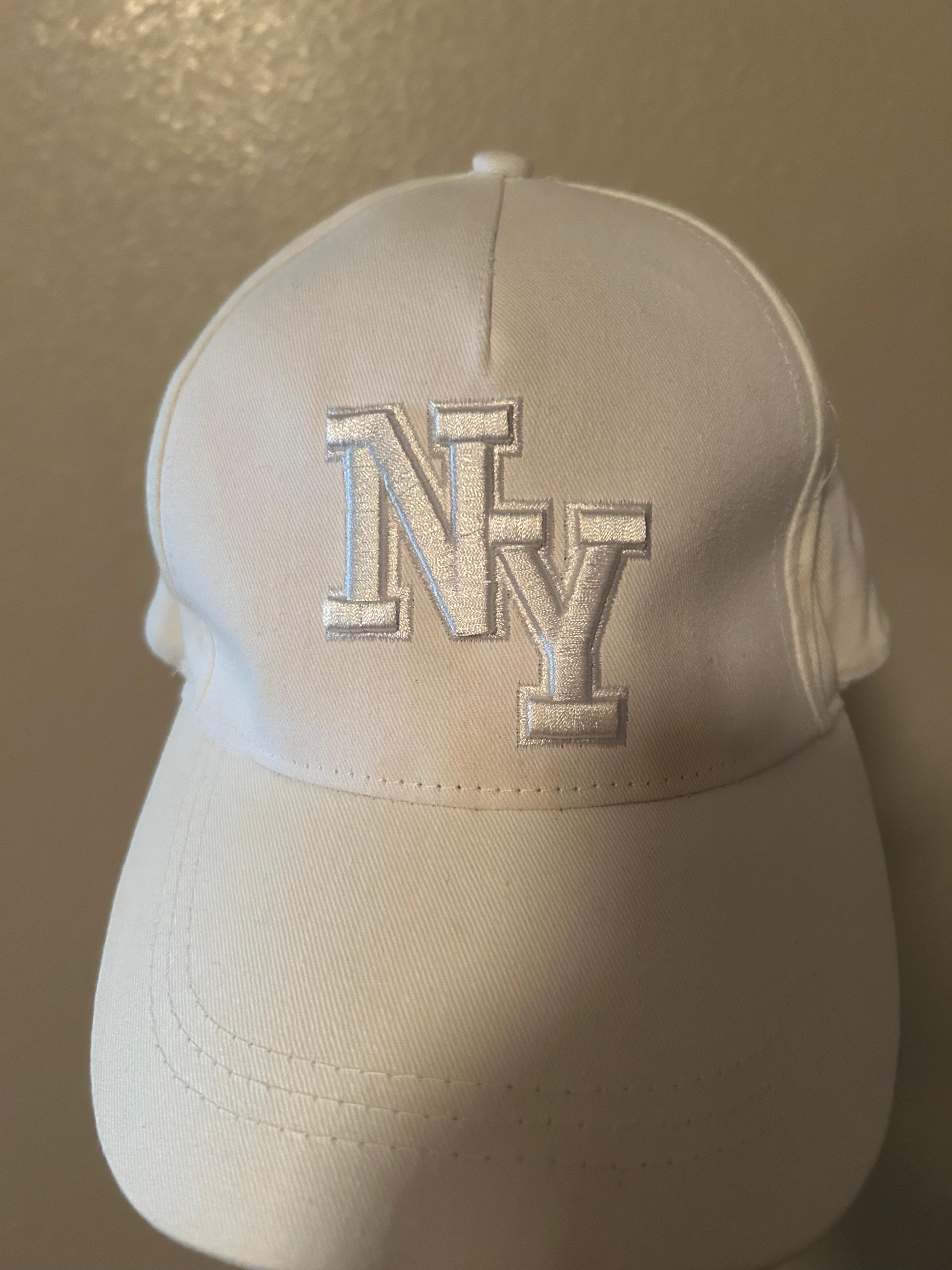 ⚾️ Authentic New York Yankees Classic White Cap ⚾️
