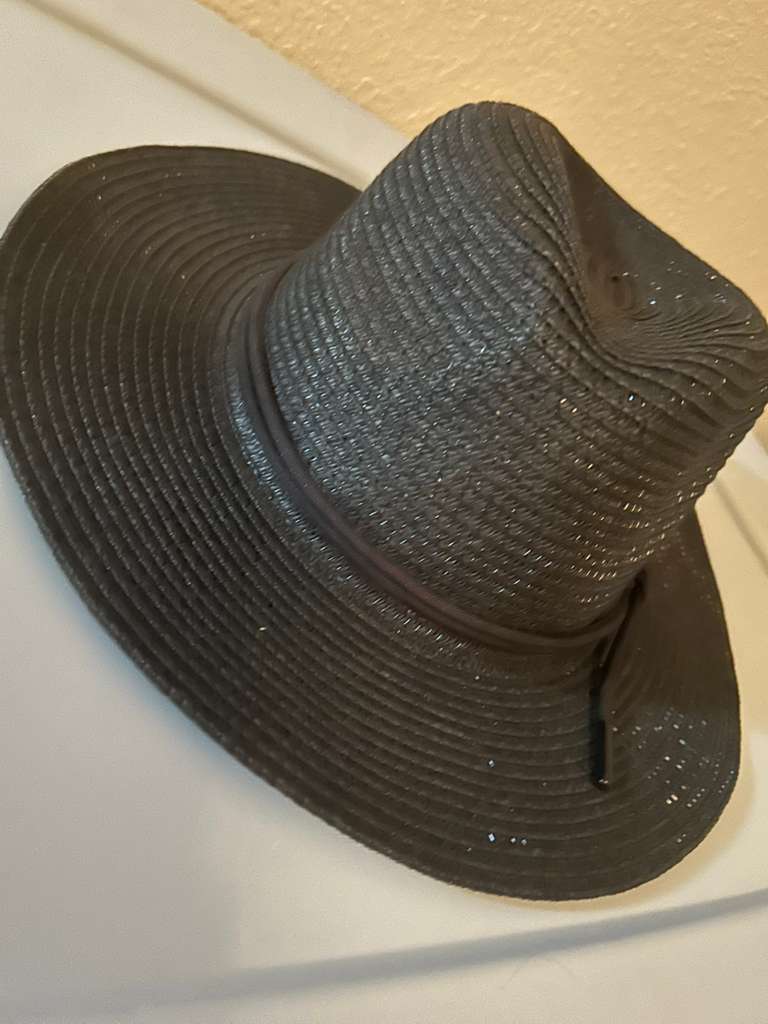 🐚 Chic Black Rounded Straw Hat - Sporty Detail 🐚