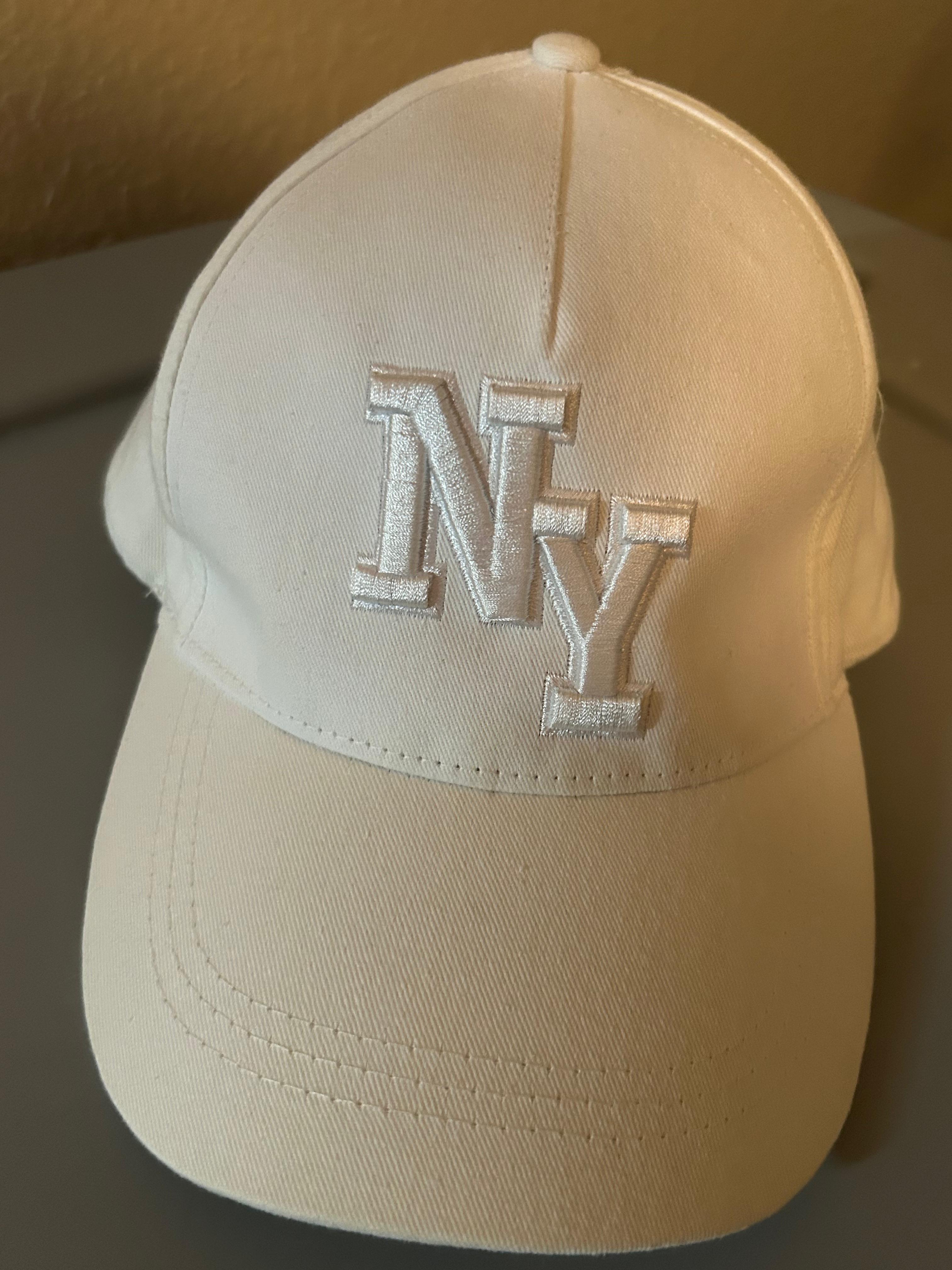 ⚾️ Authentic New York Yankees Classic White Cap ⚾️